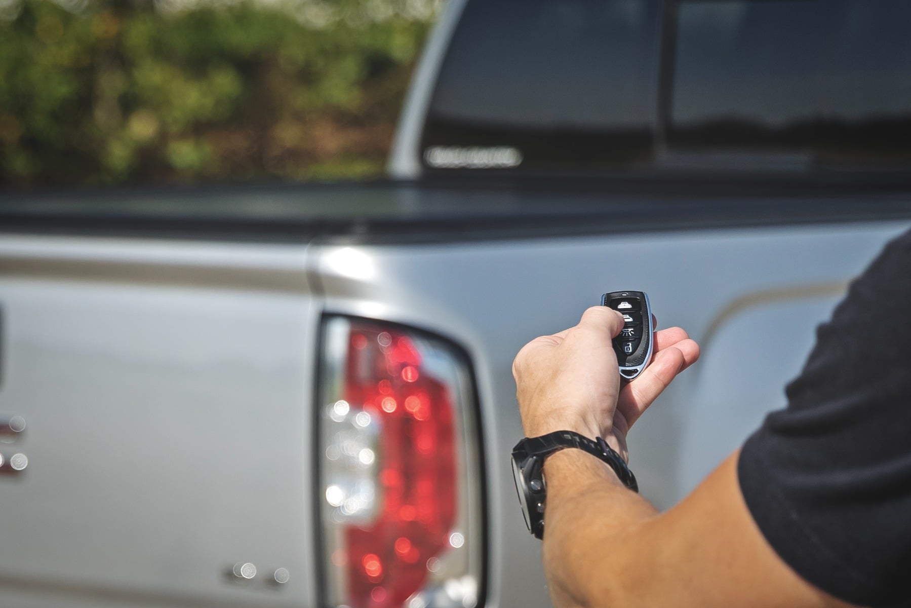 Powered Retractable Bed Cover 5 Foot Bed Chevy/GMC Canyon/Colorado (15-26) Rough Country