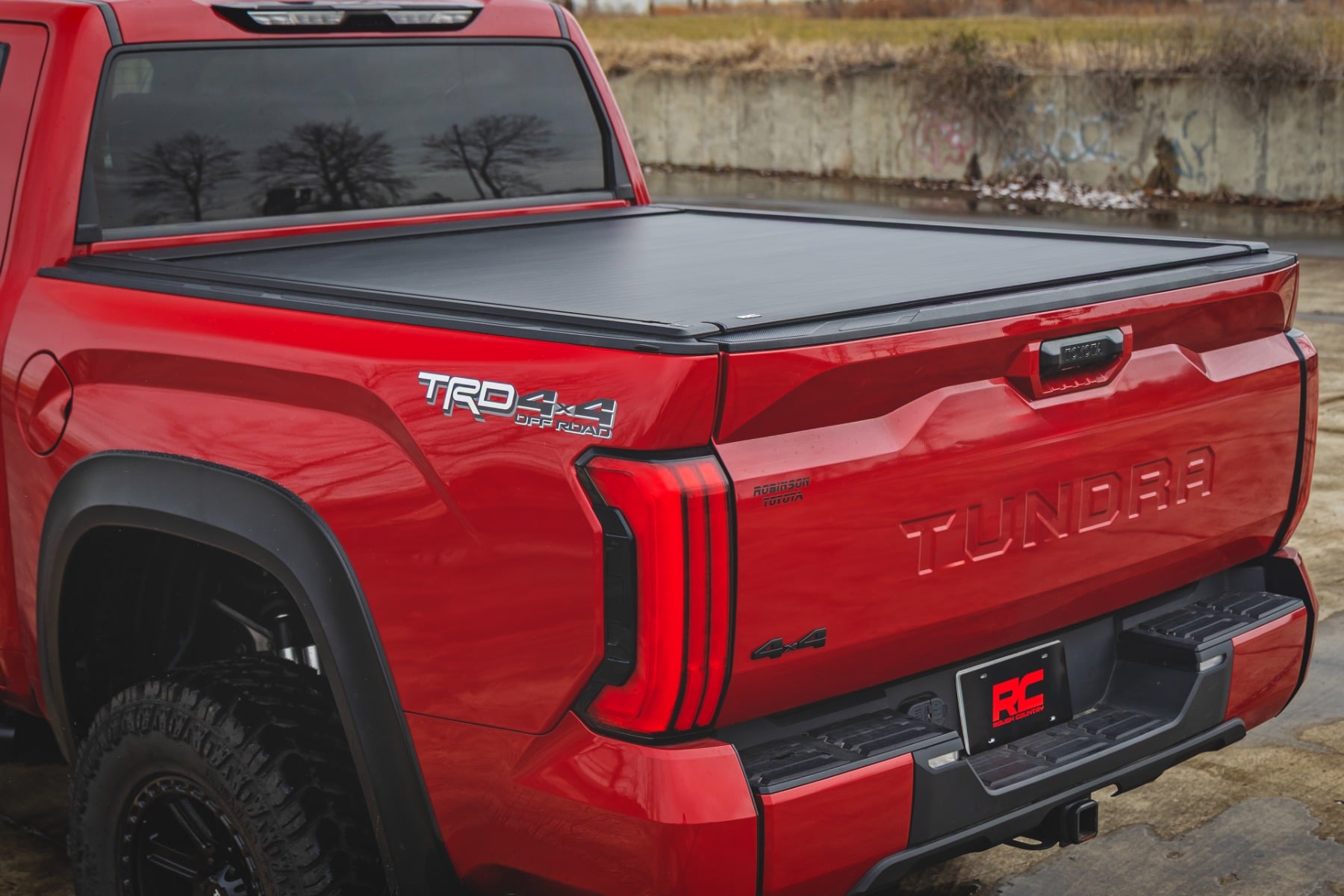 Powered Retractable Bed Cover 5 Foot 7 Inch Bed Toyota Tundra 2WD/4WD (2022-2026) Rough Country