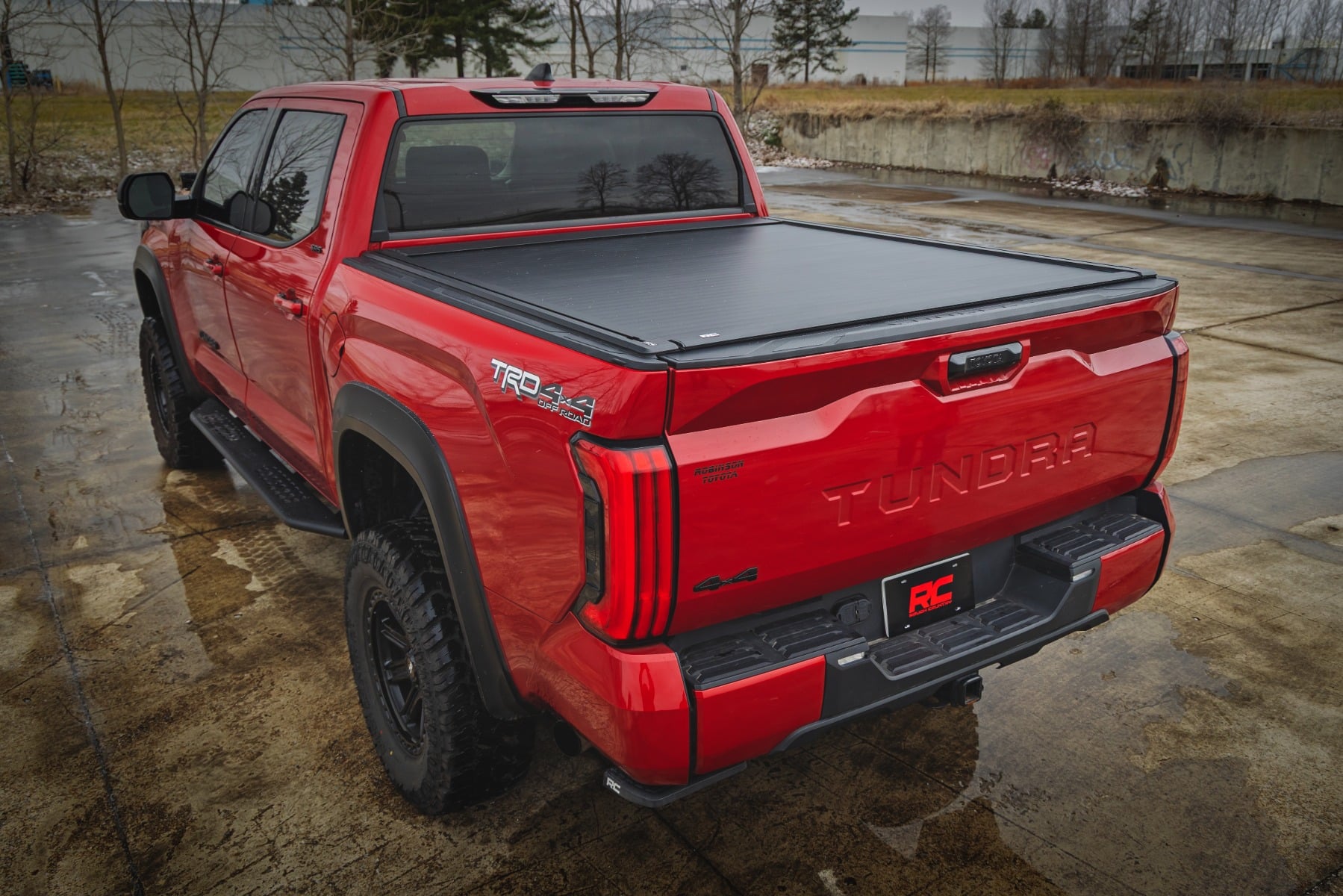 Powered Retractable Bed Cover 5 Foot 7 Inch Bed Toyota Tundra 2WD/4WD (2022-2026) Rough Country