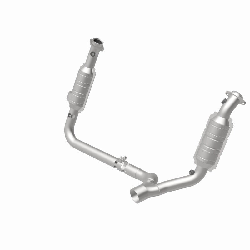 MagnaFlow Direct Fit Catalytic Converter 2006 Dodge RAM 1500 Pickup 5.7L Solid Front Axle