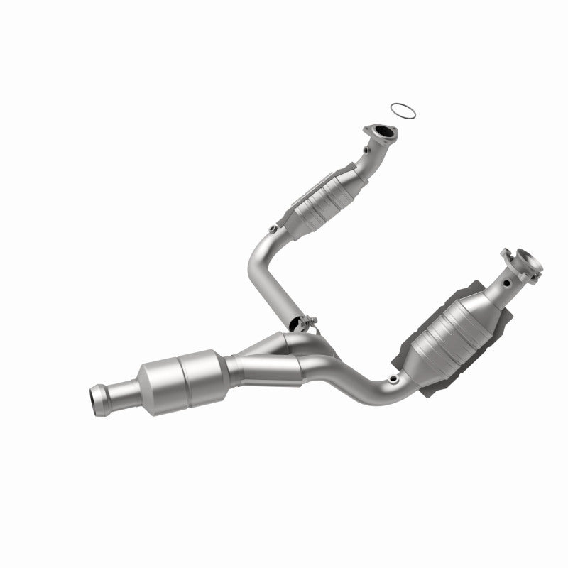 MagnaFlow Direct Fit Catalytic Converter 10-13 GMC Sierra 1500 V6 4.3L