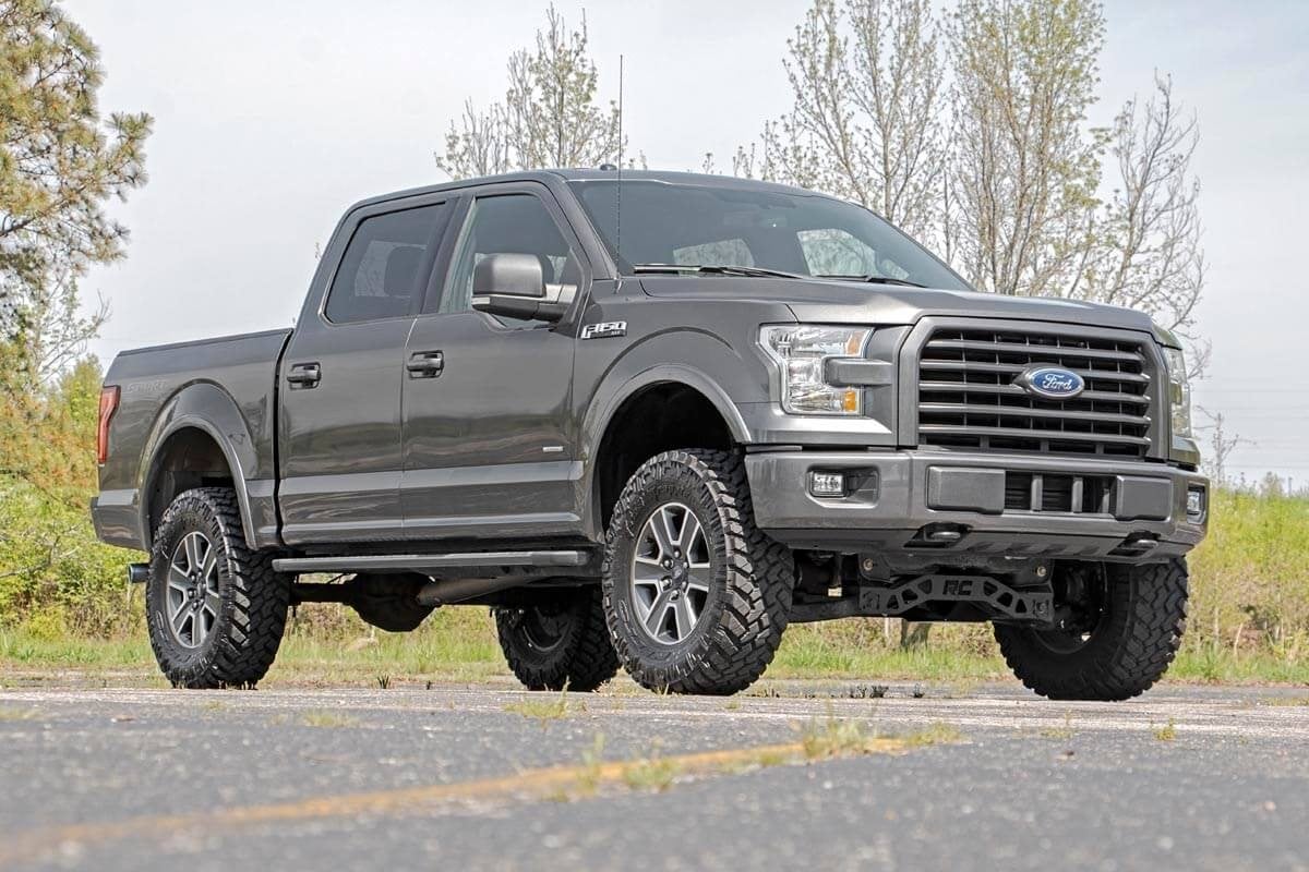4 Inch Lift Kit N3 Struts Ford F-150 4WD (2015-2020) Rough Country