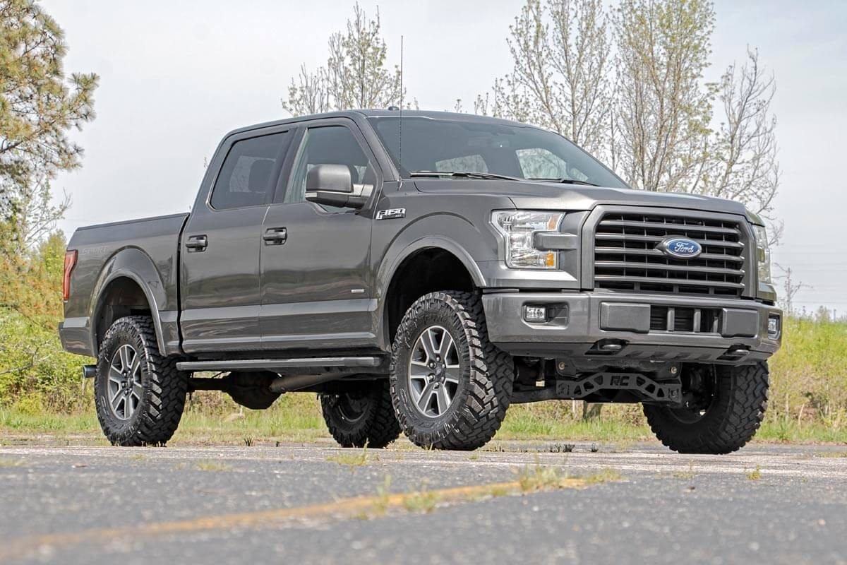 4 Inch Lift Kit M1 Struts/M1 Ford F-150 4WD (2015-2020) Rough Country
