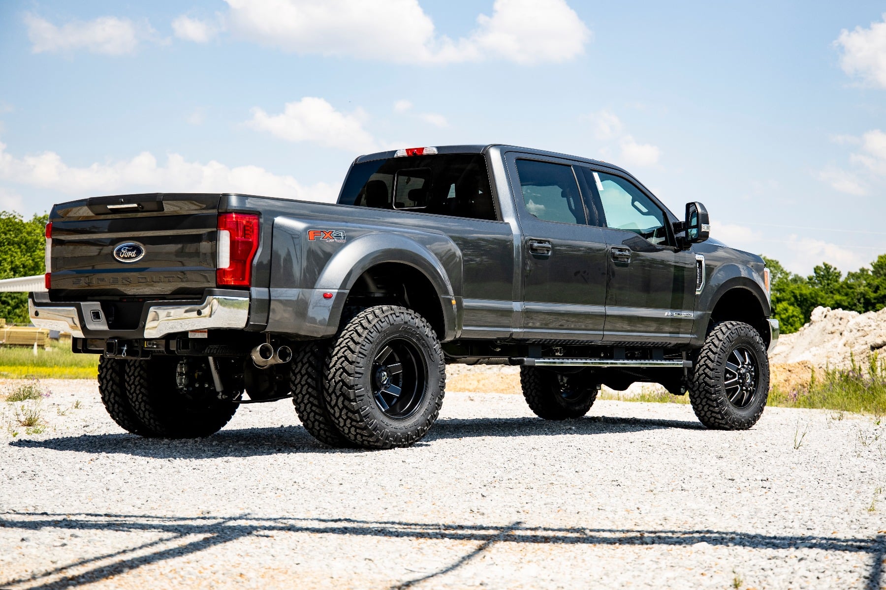 4.5 Inch Lift Kit DRW D/S V2 Ford F-350 Super Duty 4WD (2017-2022) Rough Country