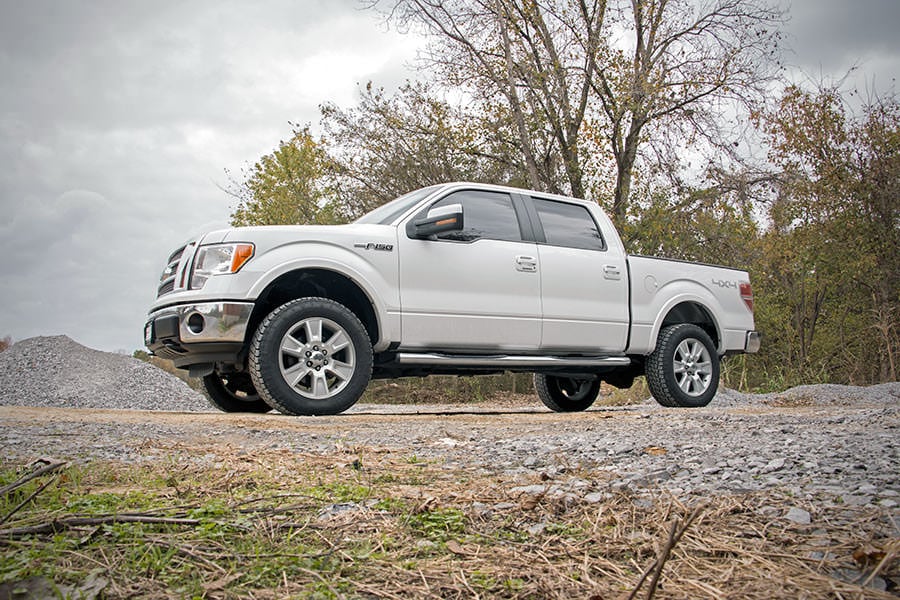 2 Inch Lift Kit Alum RR N3 Ford F-150 2WD/4WD (2009-2013) Rough Country