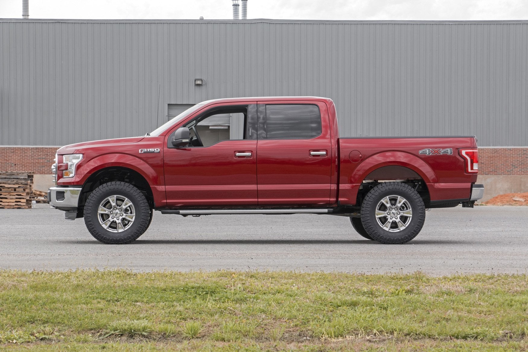 2 Inch Lift Kit Vertex Ford F-150 4WD (2014-2020) Rough Country