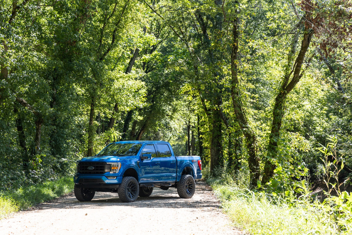 6 Inch Lift Kit V2 21-22 Ford F-150 4WD Rough Country