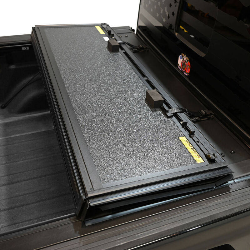 Westin 20-26 Jeep Gladiator JT 4WD 5ft. Bed Hard Tri-Fold Tonneau Cover - Black