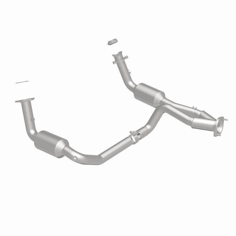 MagnaFlow DF Catalytic Conv OEM 2005 GMC Sierra/Chevrolet Silverado 1500/Cadillac Escalade Underbody