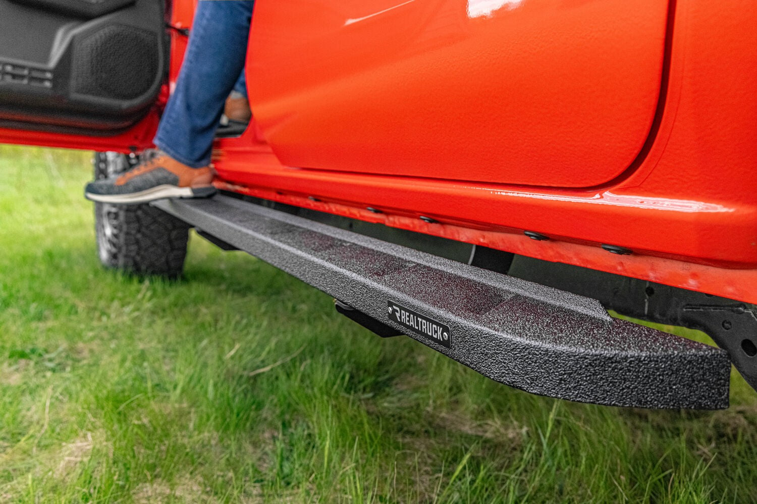 RB10 Slim Line Running Boards W/Brackets Bedliner coating 2024-2026 Toyota Tacoma Go Rhino
