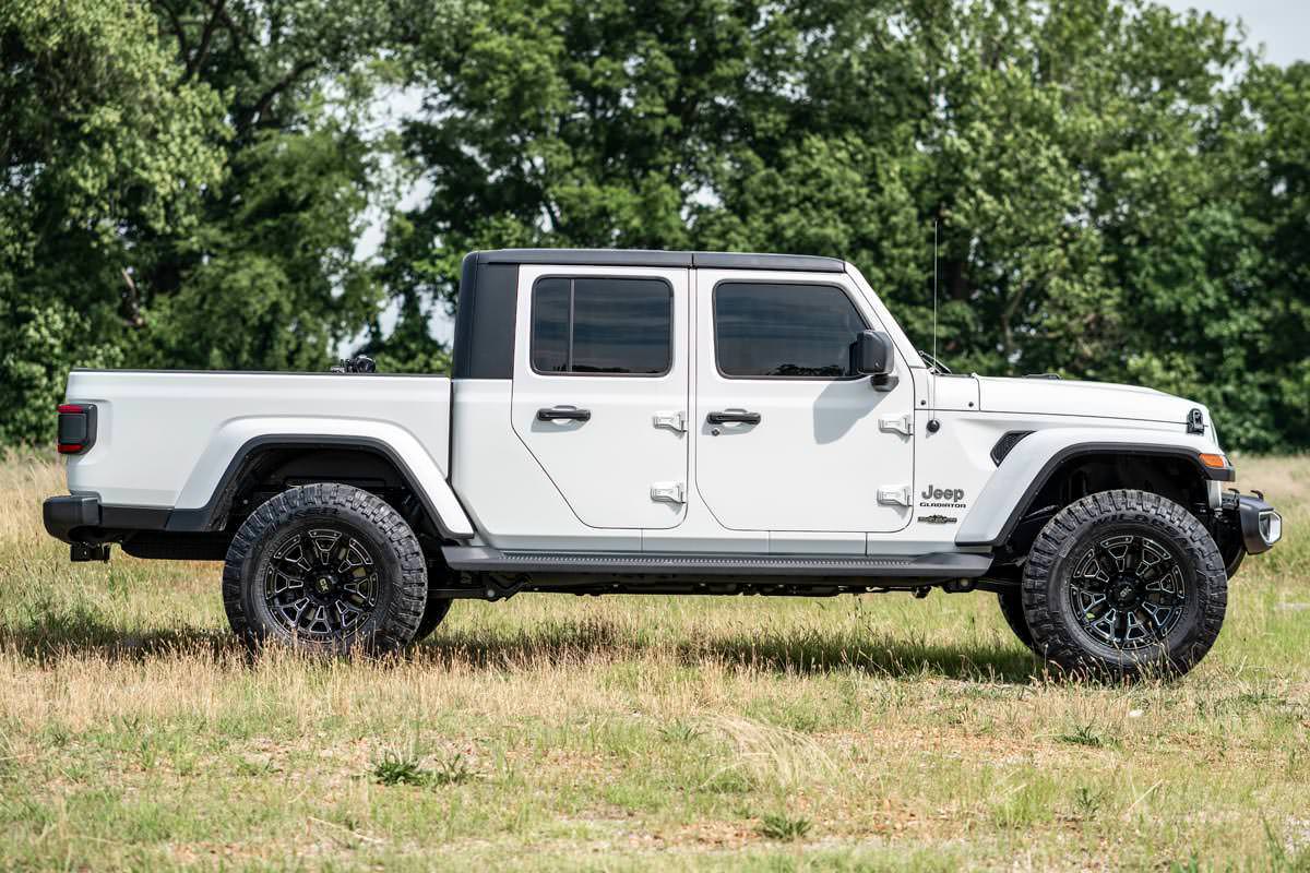 2.5 Inch Leveling Kits Springs V2 Jeep Gladiator JT 4WD (2020-2023) Rough Country