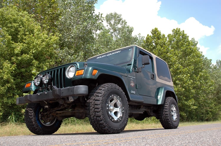 2.5 Inch Lift Kit 4 Cyl Jeep Wrangler TJ (97-06)/Wrangler Unlimited (04-06) Rough Country