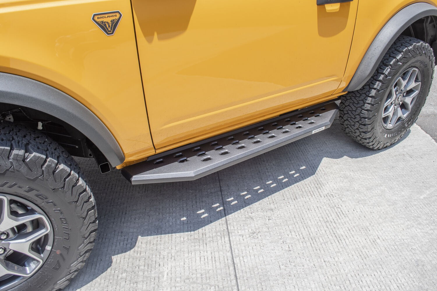 RB20 Running Boards With Mounting Brackets Textured Black 2021-2025 Ford Bronco 2 Door Go Rhino