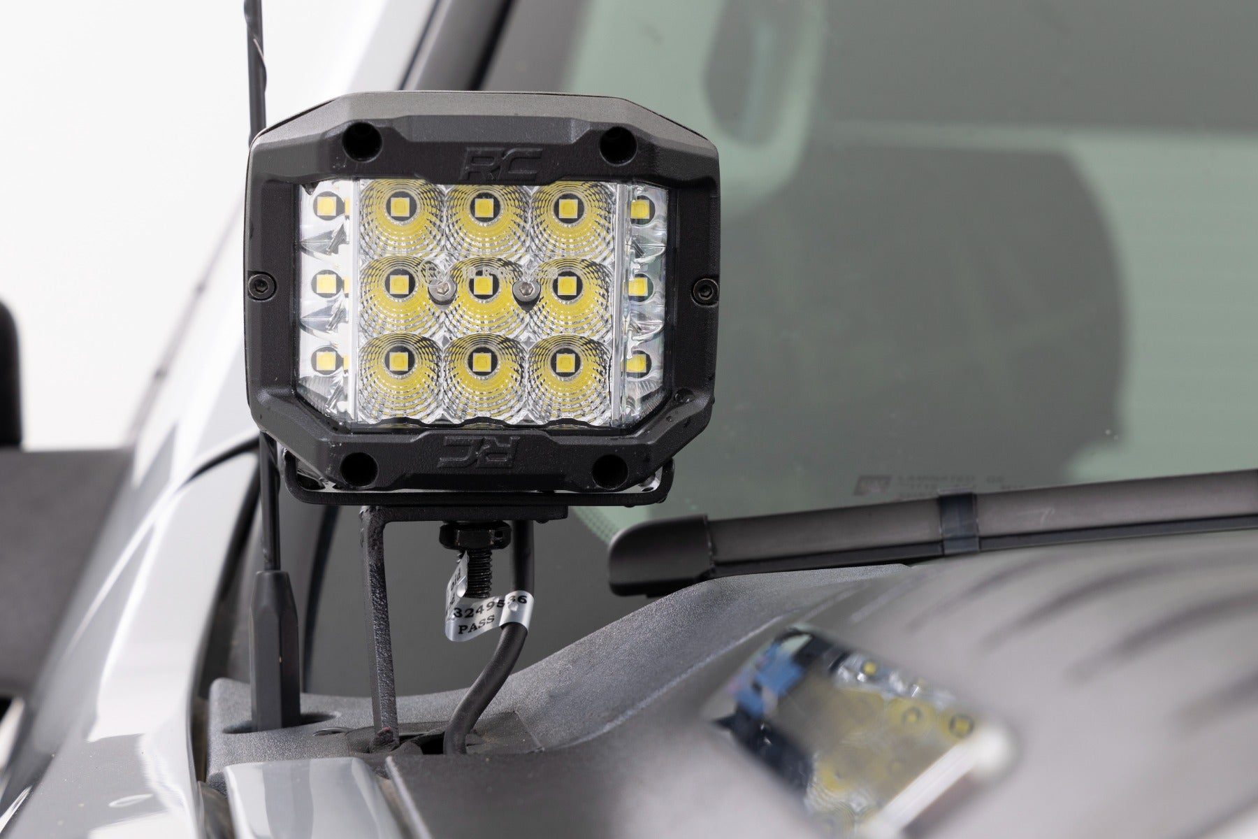 LED Light Kit Ditch Mount 3 Inch OSRAM Wide Chevy 1500 & Silverado/Sierra 2500HD/3500HD (07-14) Rough Country