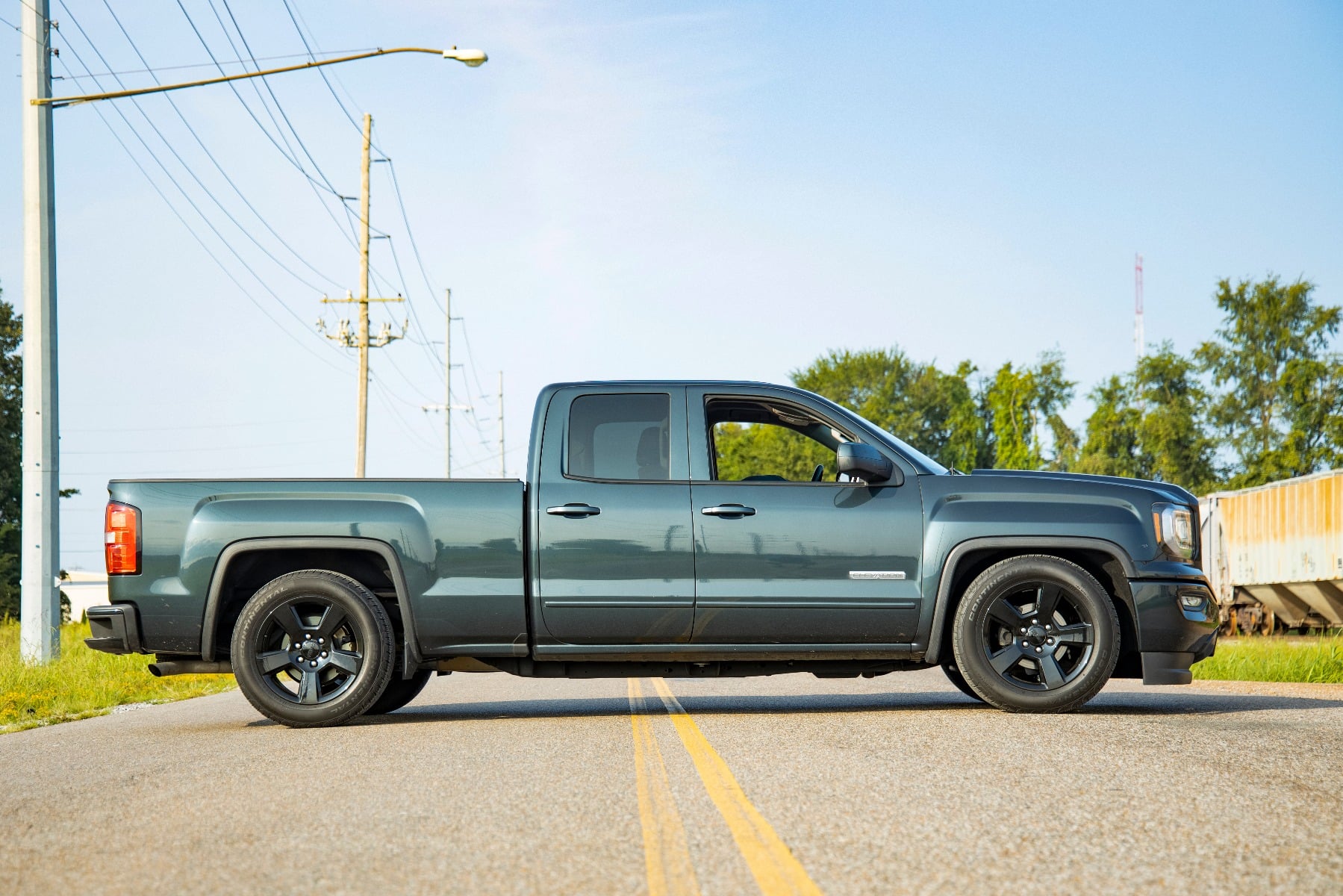 2 Inch Lowering Kit 4 Inch Rear Lowering Alum/Stamped Knuckle Silverado/Sierra 1500 (14-18) Rough Country