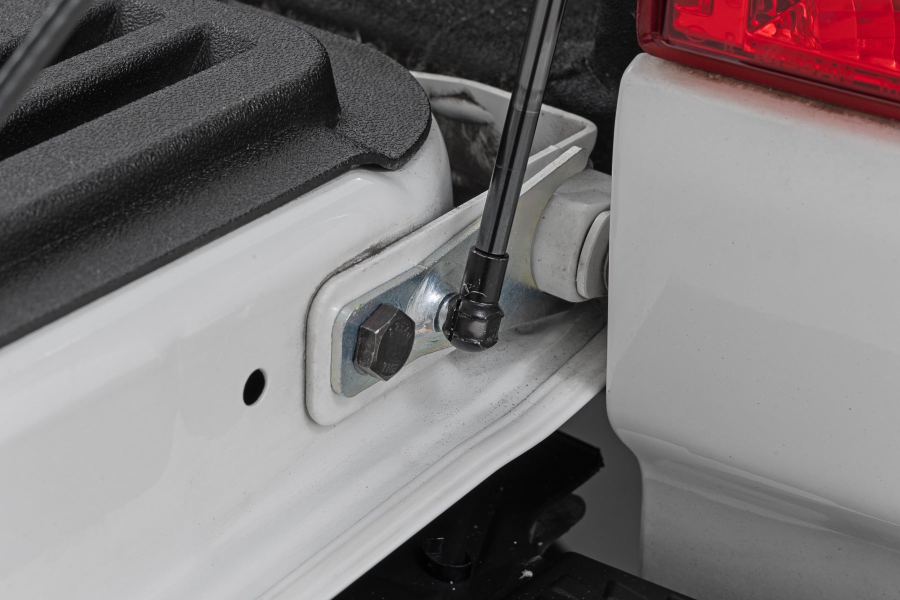 Tailgate Assist Nissan Titan 2WD/4WD (2017-2024) Rough Country