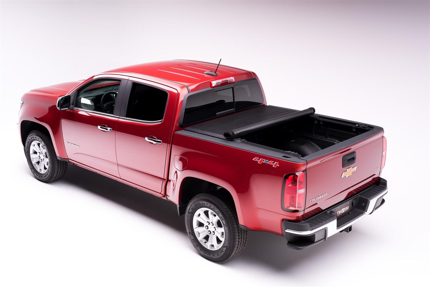 Deuce Tonneau Cover Black 2023-2026 Colorado/Canyon 5 Foot 2 Inch Bed Truxedo
