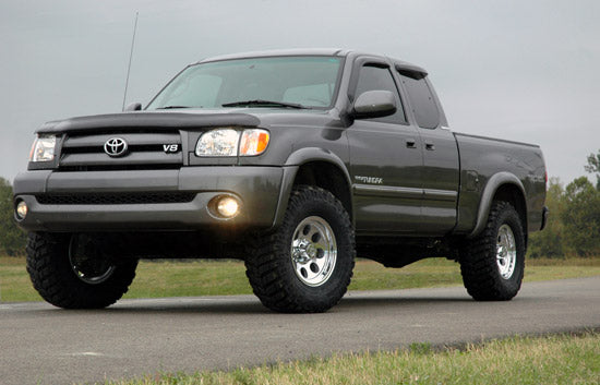 2.5 Inch Toyota Suspension Lift Kit w/N3 Struts and V2 Shocks Rough Country