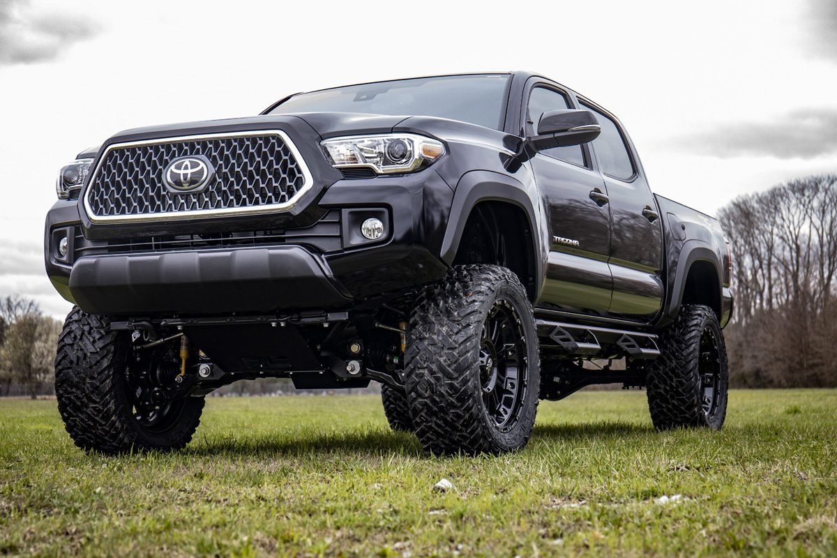 6 Inch Lift Kit Toyota Tacoma 2WD/4WD (2016-2023) Rough Country