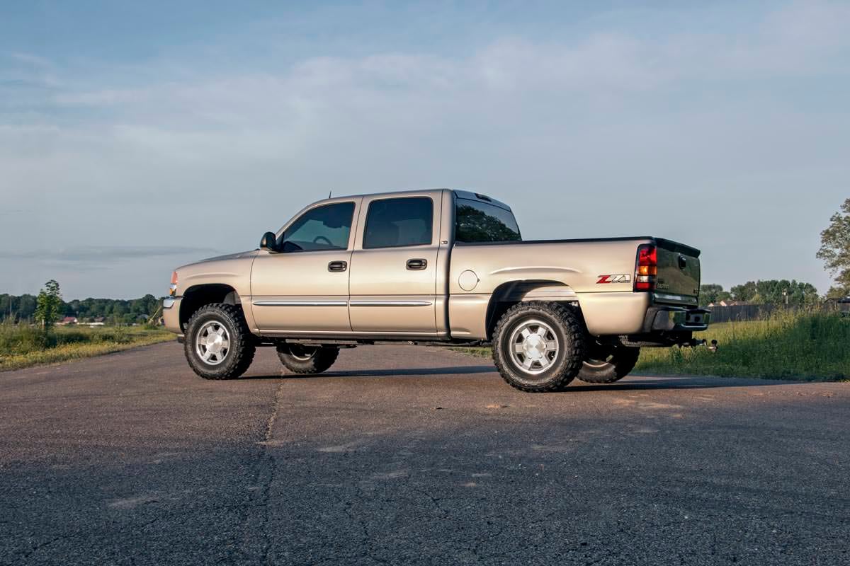 1.5-2 Inch Leveling Kit Chevy/GMC Sierra 1500/Silverado 1500/Tahoe/Yukon (99-06 & Classic) Rough Country