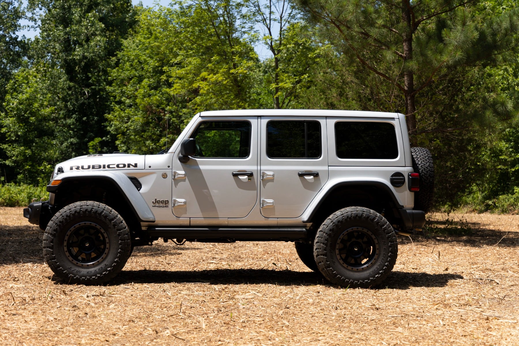 3.5 Inch Lift Kit C/A Drop 4-Door 392 Jeep Wrangler Unlimited (24-26) Rough Country