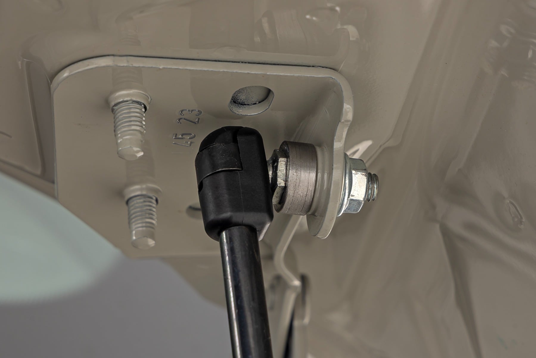 Hood Struts Mercedes-Benz Sprinter 3500 (19-22)/Sprinter 3500XD (19-25) Rough Country
