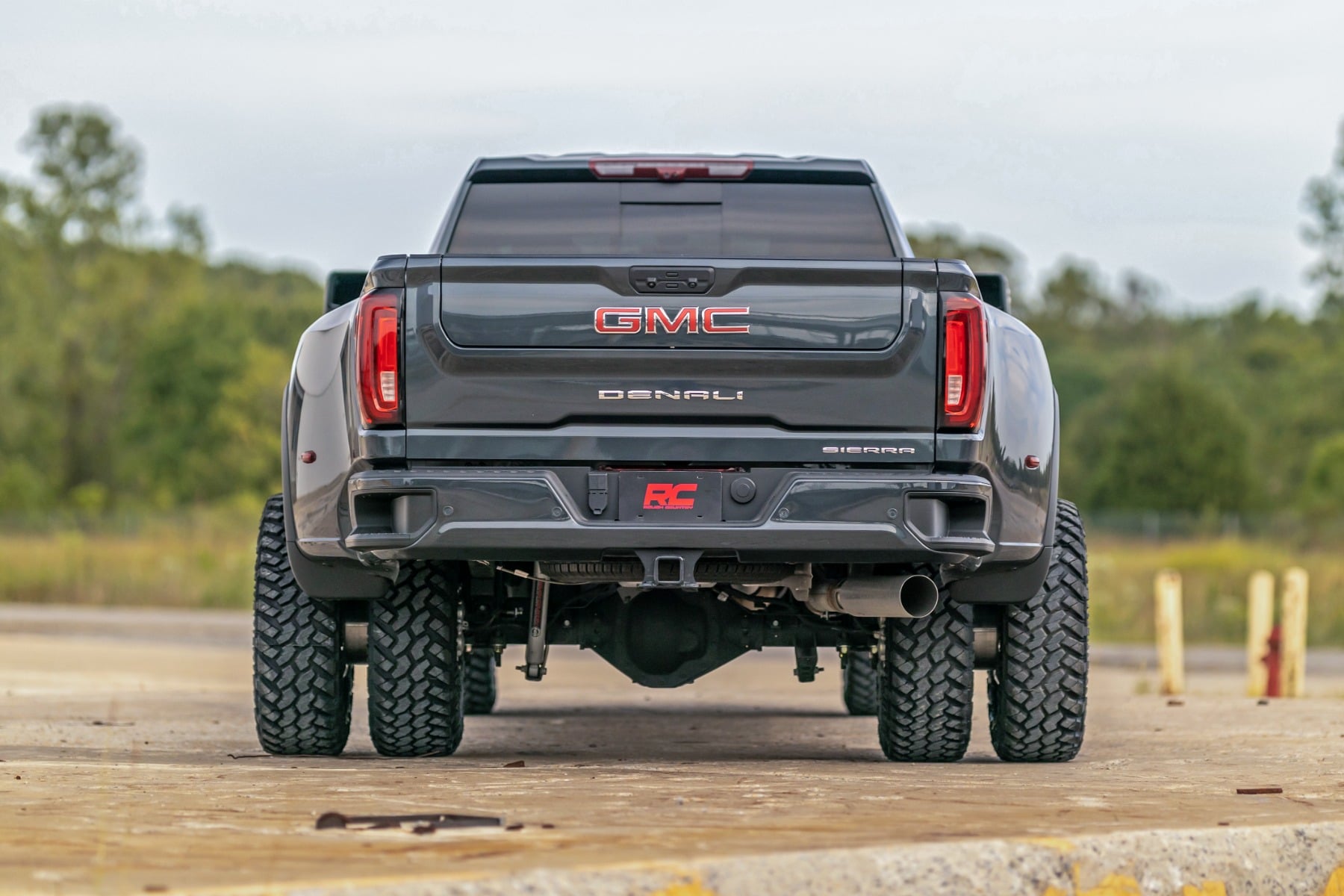 3 Inch Lift Kit Red Sierra/Silverado 3500 HD 2WD/4WD (20-26) Rough Country