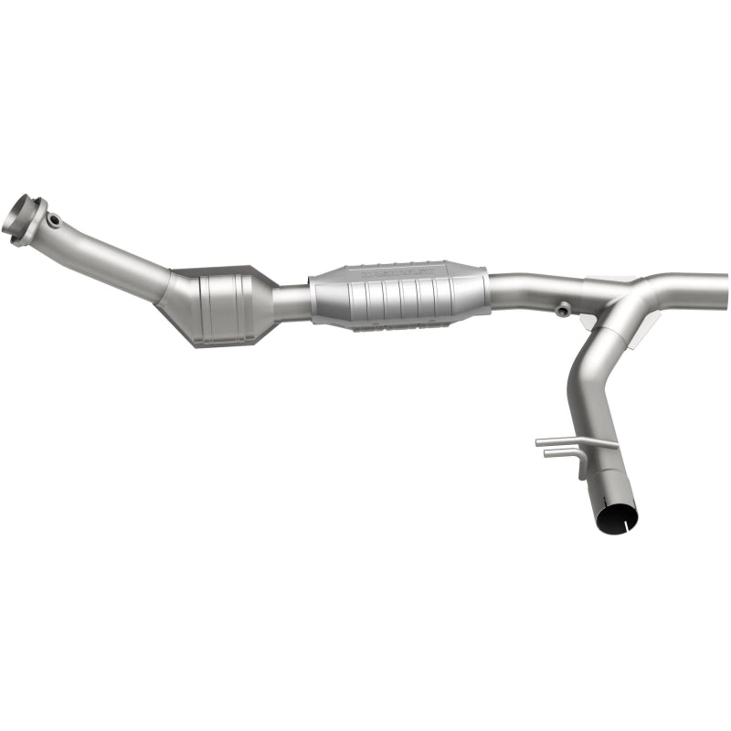 MagnaFlow Direct Fit Catalytic Converter 99-00 Ford Trucks 5.4L