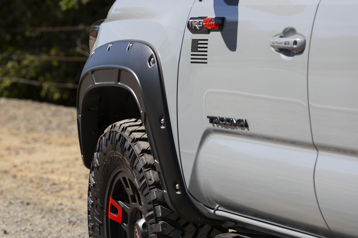 Fender Flares Defender Toyota Tacoma 2WD/4WD (2016-2023) Rough Country
