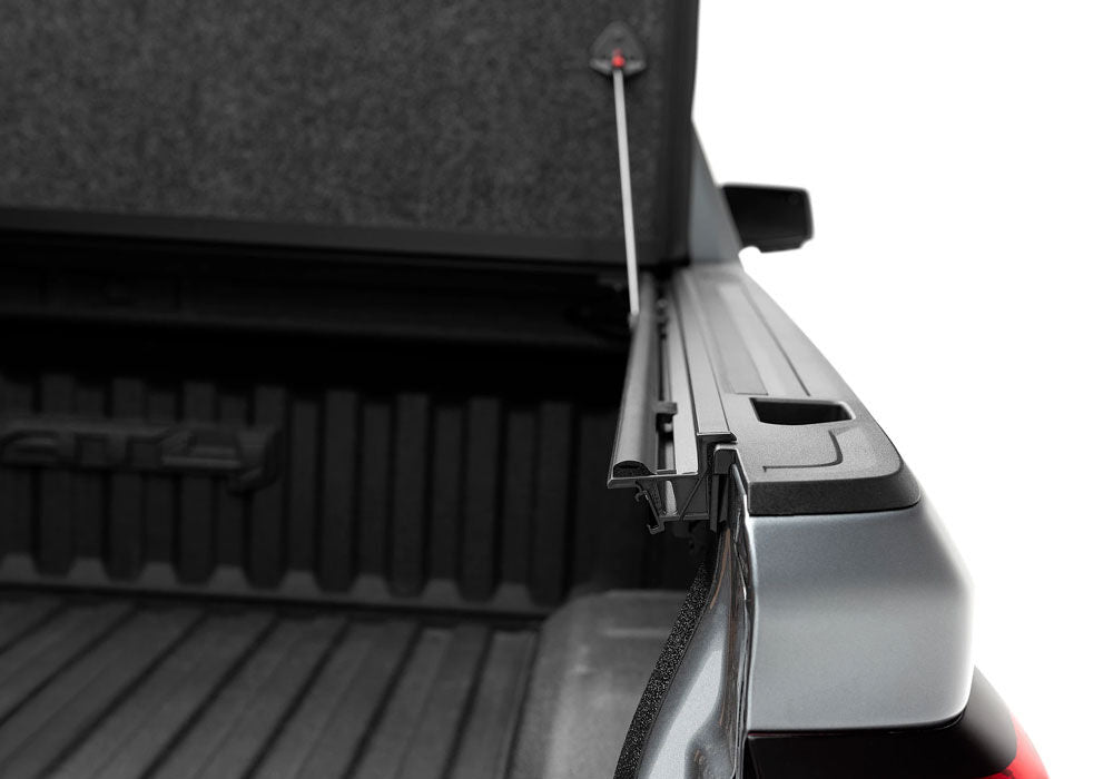 Tonneau Cover Fusion 2014-2018 Silverado/Sierra 5 Foot 9 Inch Bed Black UnderCover