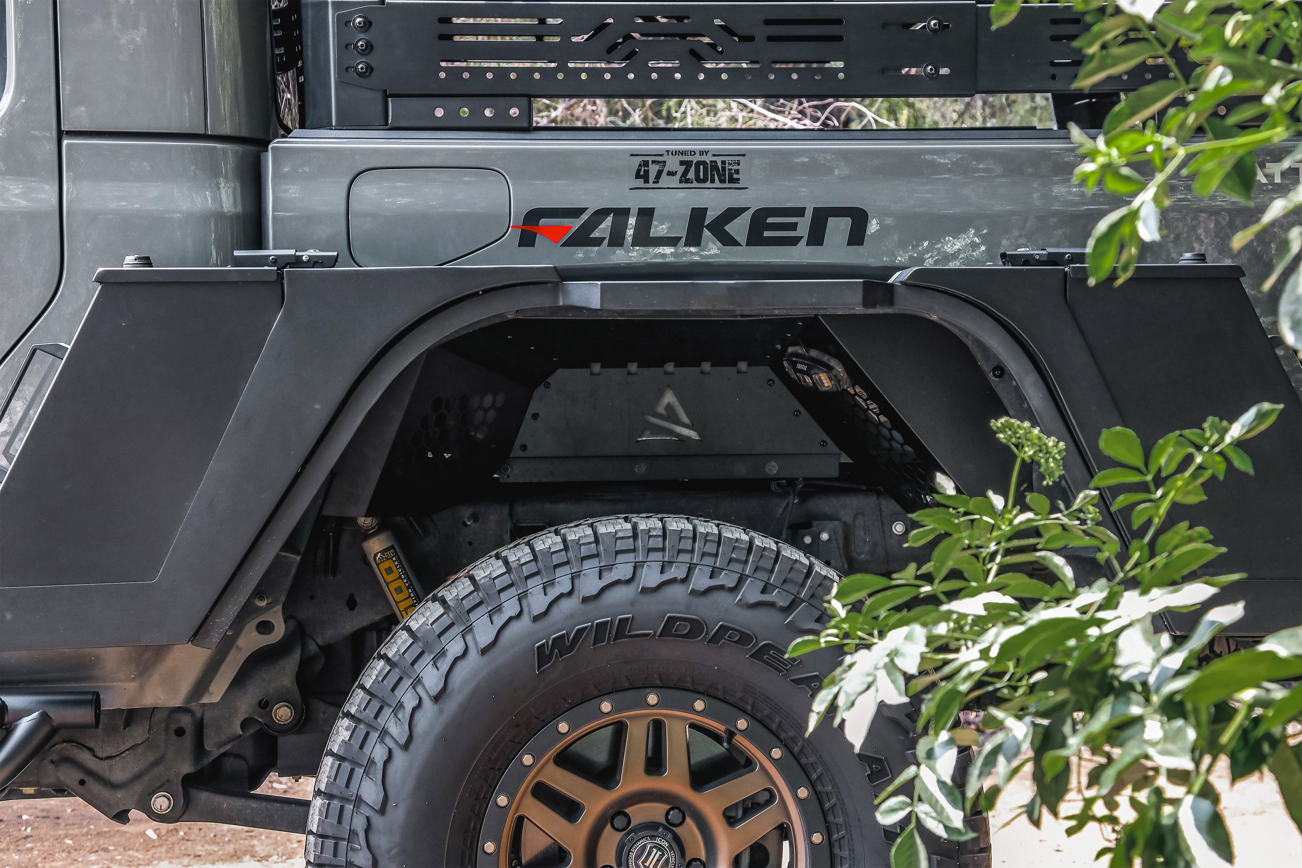ATTJT01G102-BX_Attica_ Fenders_005.jpg