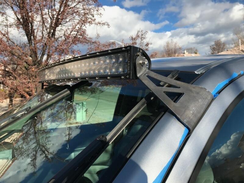 07-21 Tundra 52 Inch Curved LED Light Bar Roof Brackets Kit 5D Optic OSRAM 52 Inch Dual Row Curved Bar Spot Beam LED Light Bar Blue Backlight Small Cali Raised LED