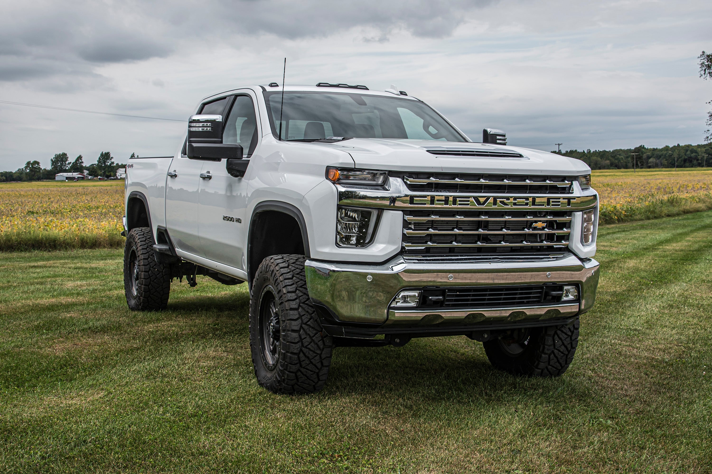 5 inch lift kit for Chevy Silverado or GMC Sierra 2500HD/3500HD 4WD, showcasing enhanced off-road capability and aggressive stance.