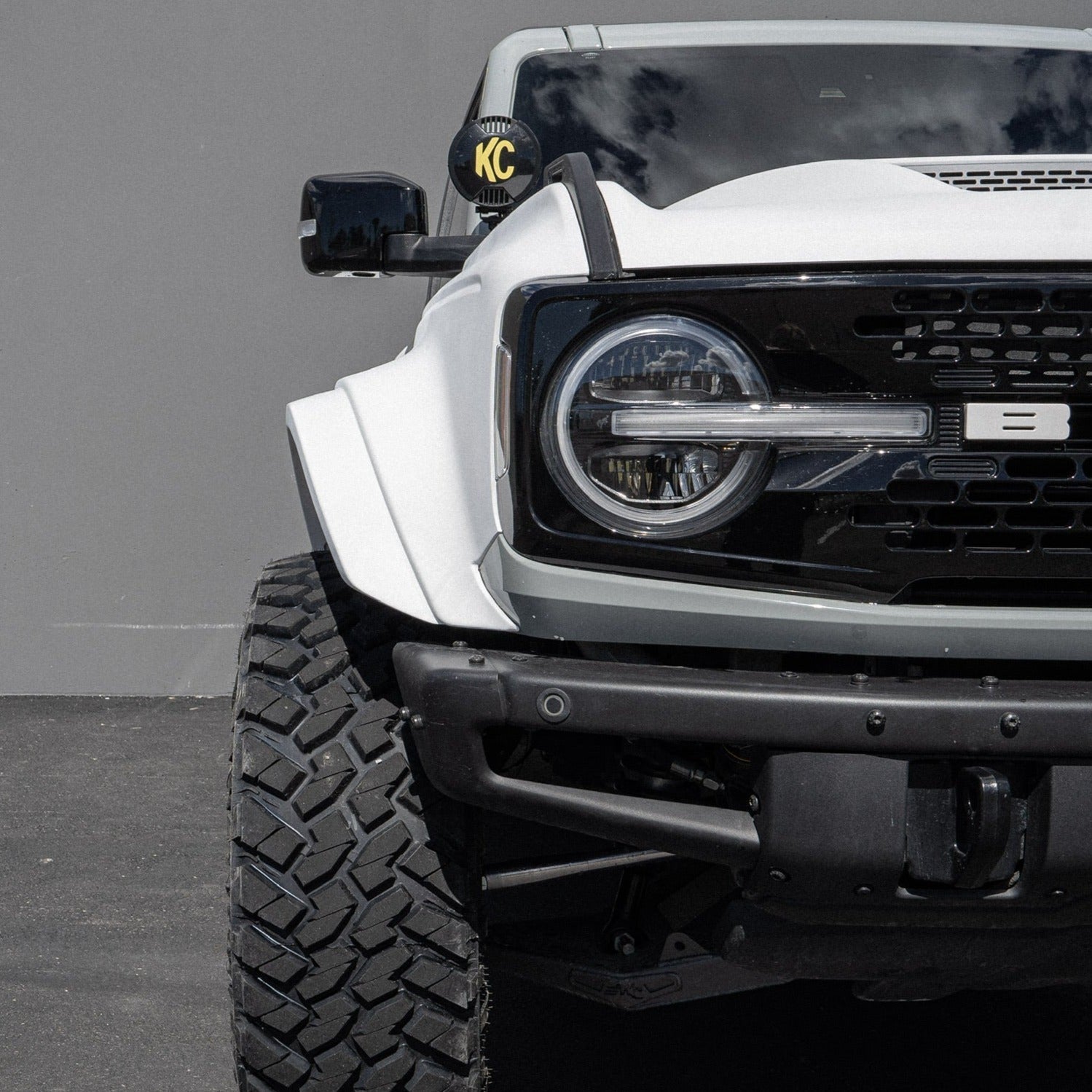 2021-2025 Ford Bronco fenders showcasing a rugged design and enhanced off-road capability for improved performance.