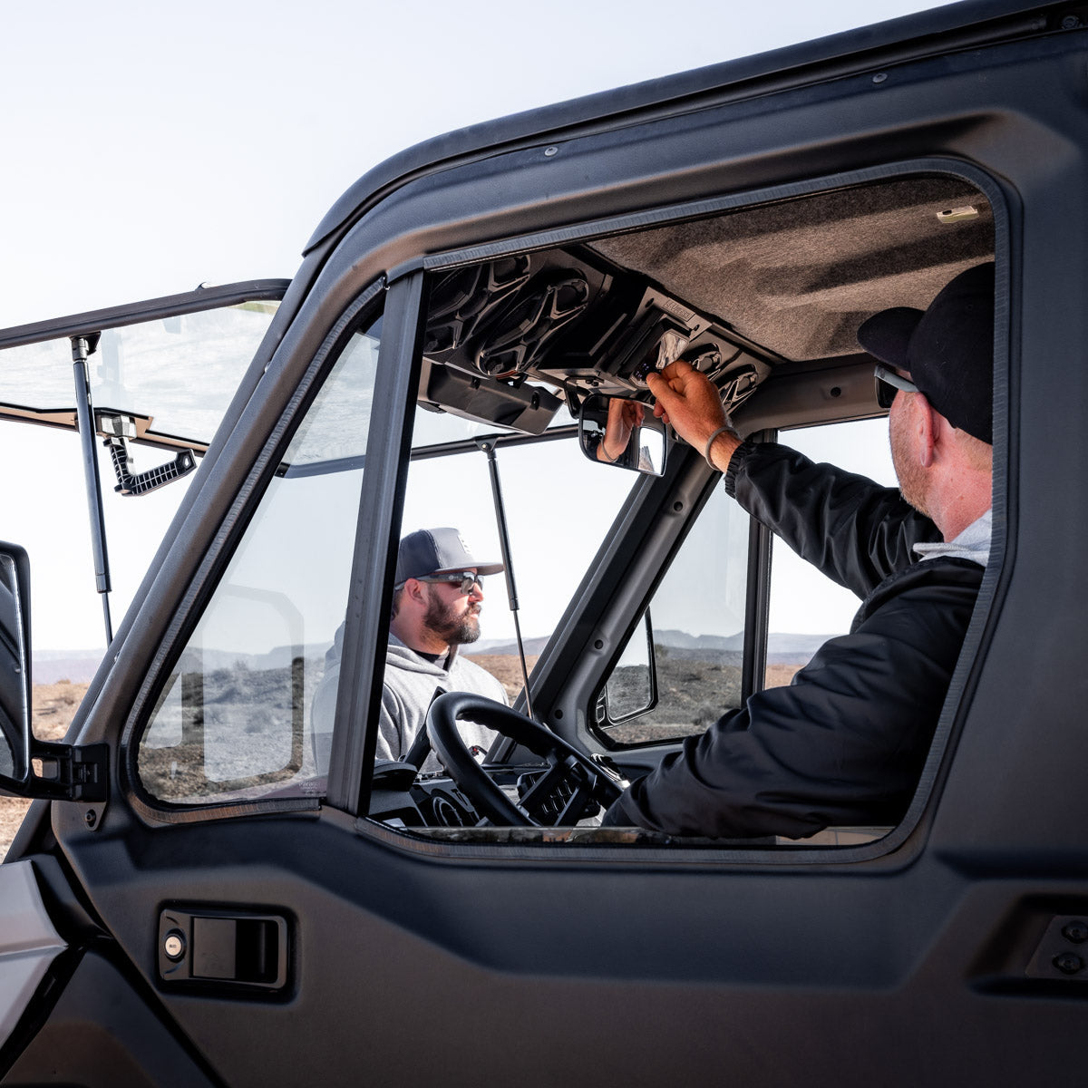 CanAm Defender | 2018-2027 HD10 & 2027 HD11 | 4-Speaker Overhead Sound Bar w/Kenwood Bluetooth and Kicker KM Speakers