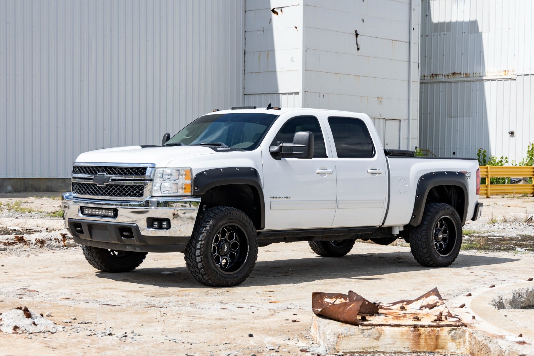 Pocket Fender Flares 6 Foot 7 Inch & 8 Foot Bed Chevy Silverado 1500/2500HD/3500HD (2007-2014) Rough Country
