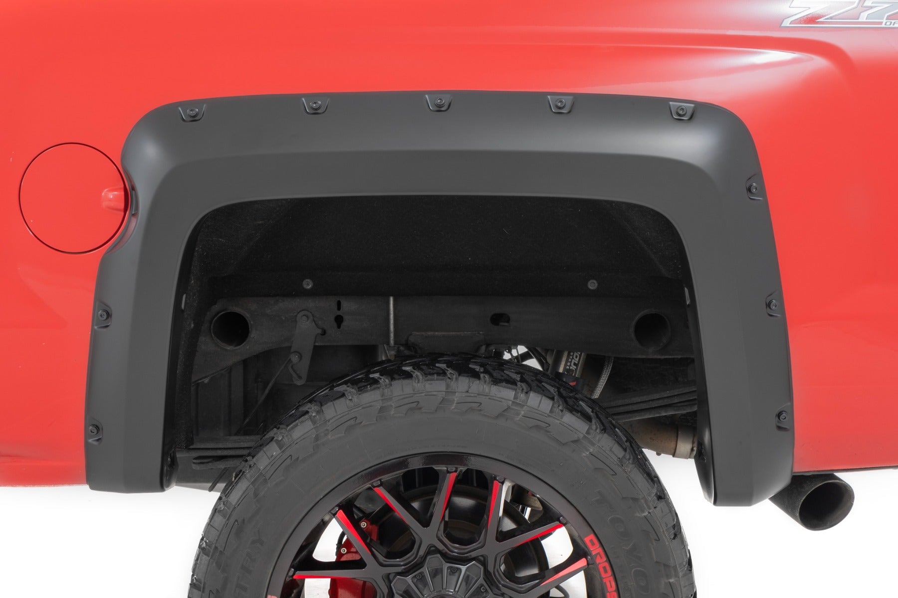 Pocket Fender Flares 6 Foot 7 Inch & 8 Foot Bed Chevy Silverado 1500 (2014-2018)/ 2500HD (2015-2019) Rough Country