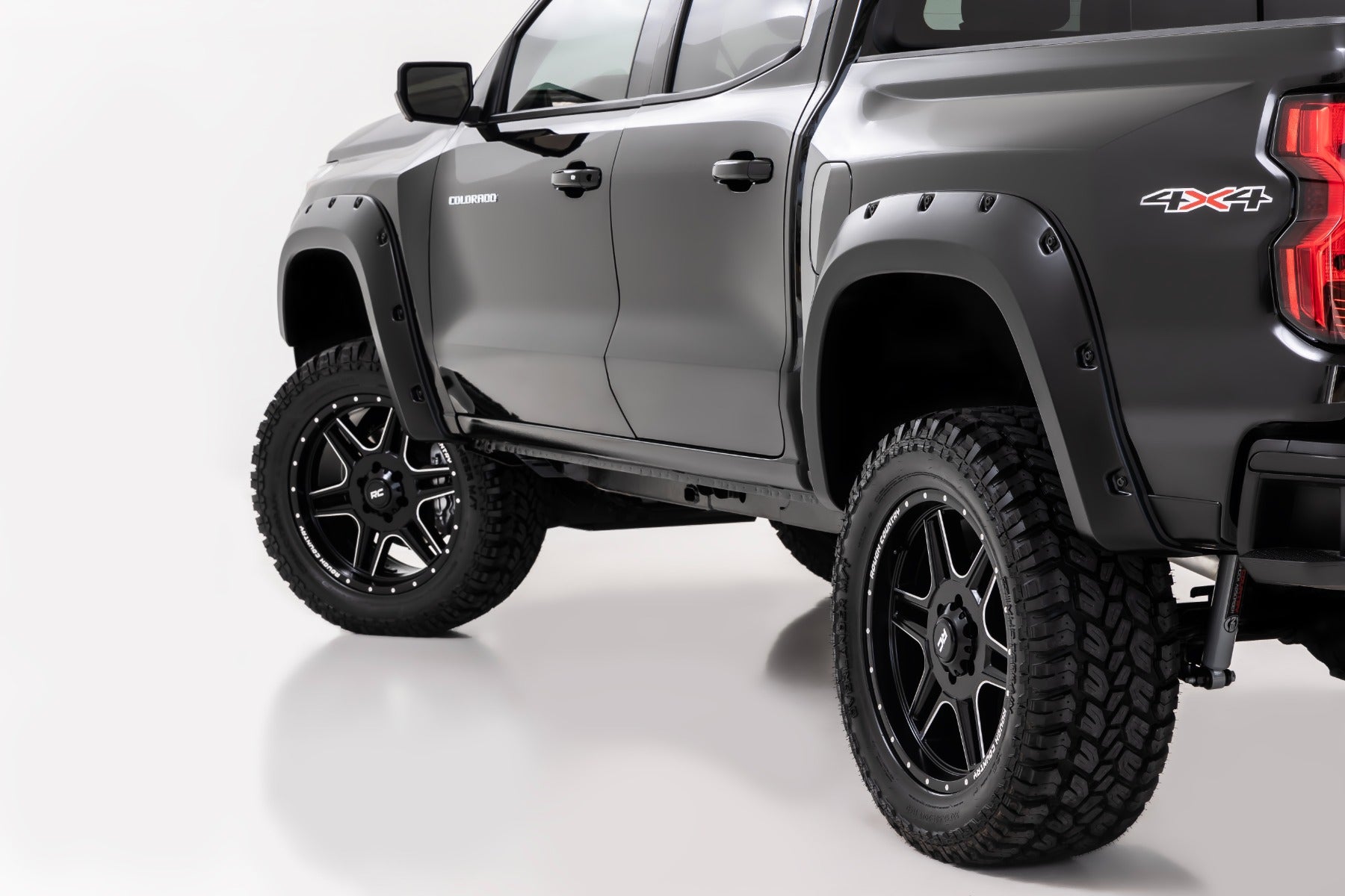 Pocket Fender Flares GXD Sterling Grey Metallic Chevy Colorado (23-26) Rough Country
