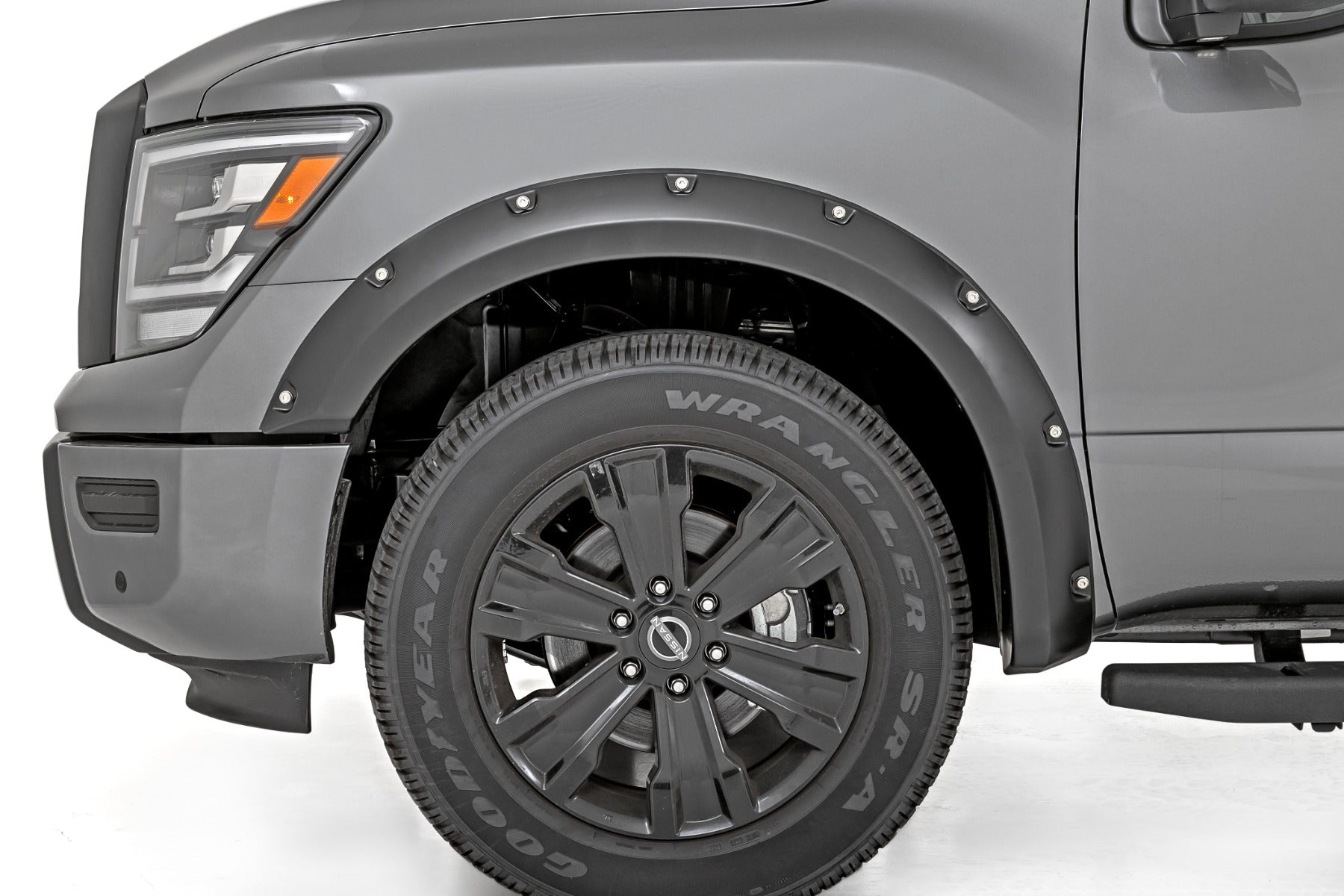 Pocket Fender Flares Crew QAK Glacier White W/O Emblem Nissan Titan (17-24) Rough Country