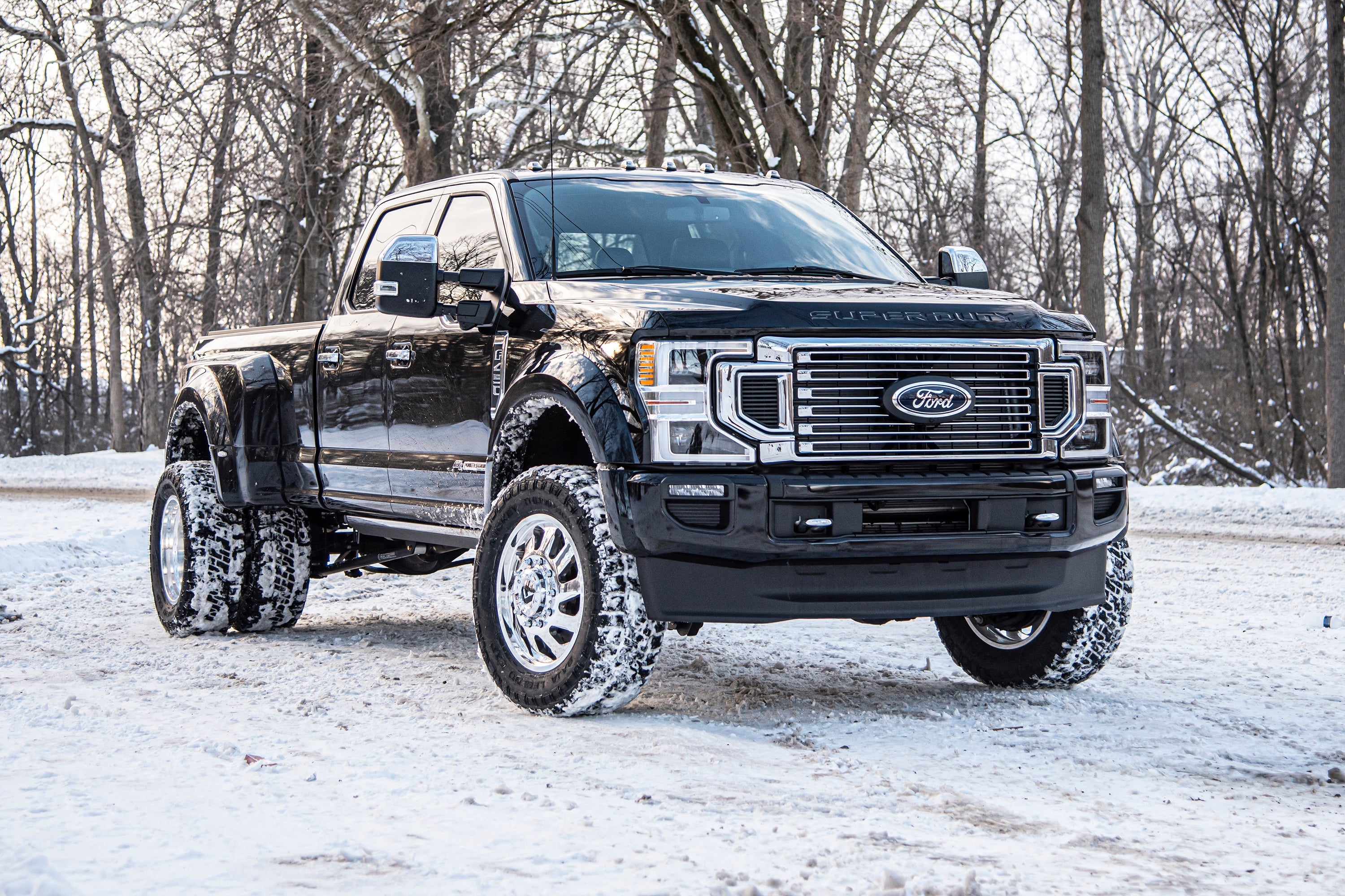 2.5 inch lift kit for Ford F450 Super Duty (20-22) 4WD, enhancing off-road capability and performance.