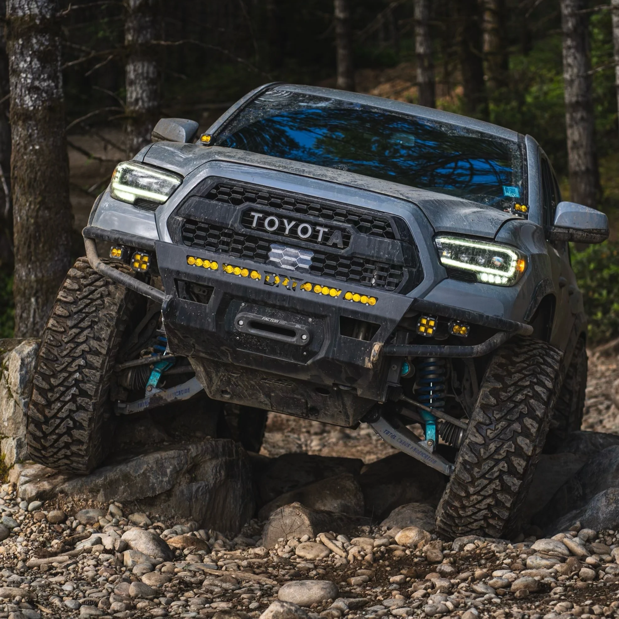 Tacoma Hybrid Front Bumper / 3rd gen / 2016-2023