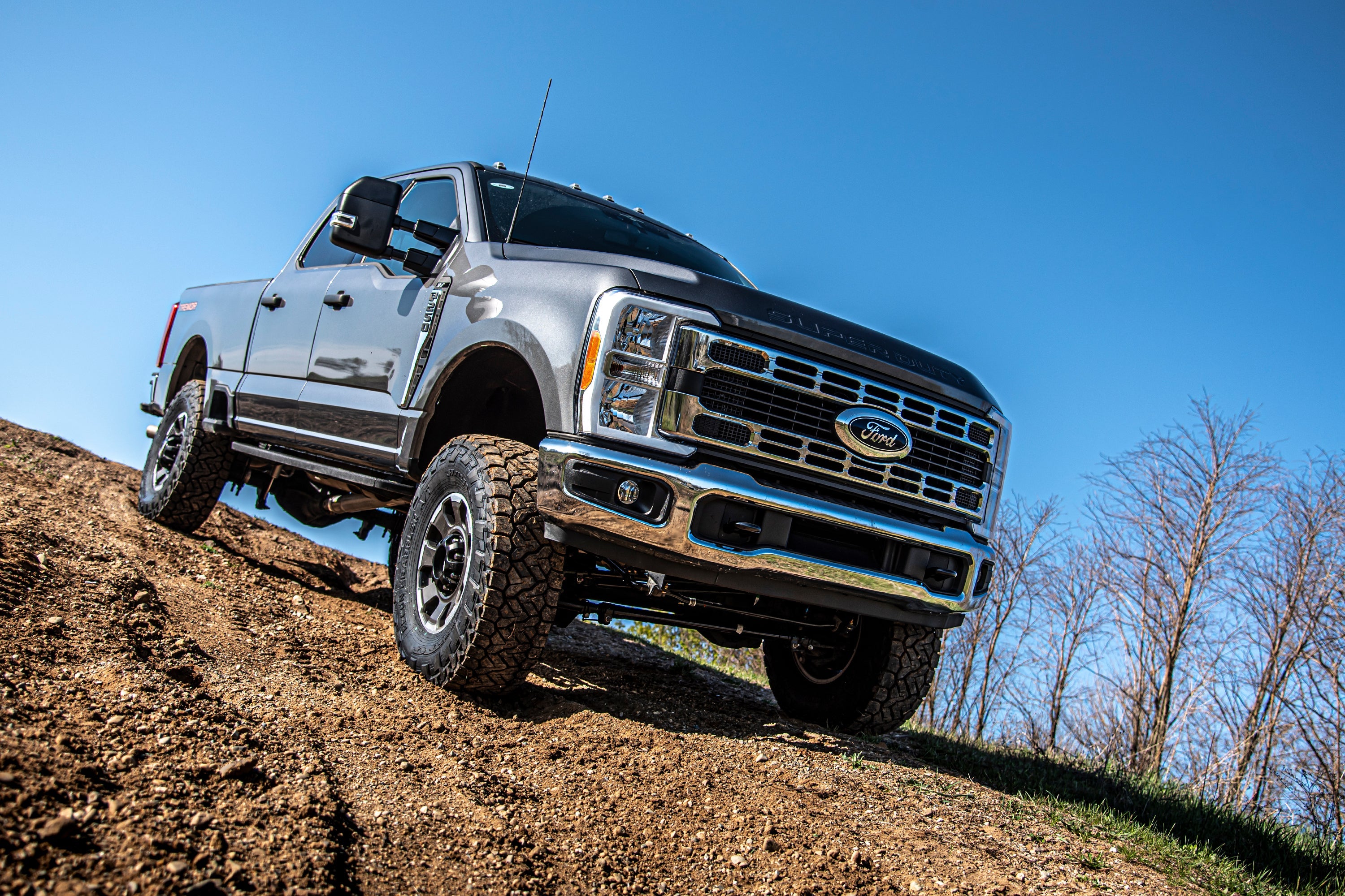 5 inch lift kit for 2023-2025 Ford F250/F350 Super Duty 4WD, showcasing enhanced off-road capability and rugged design.