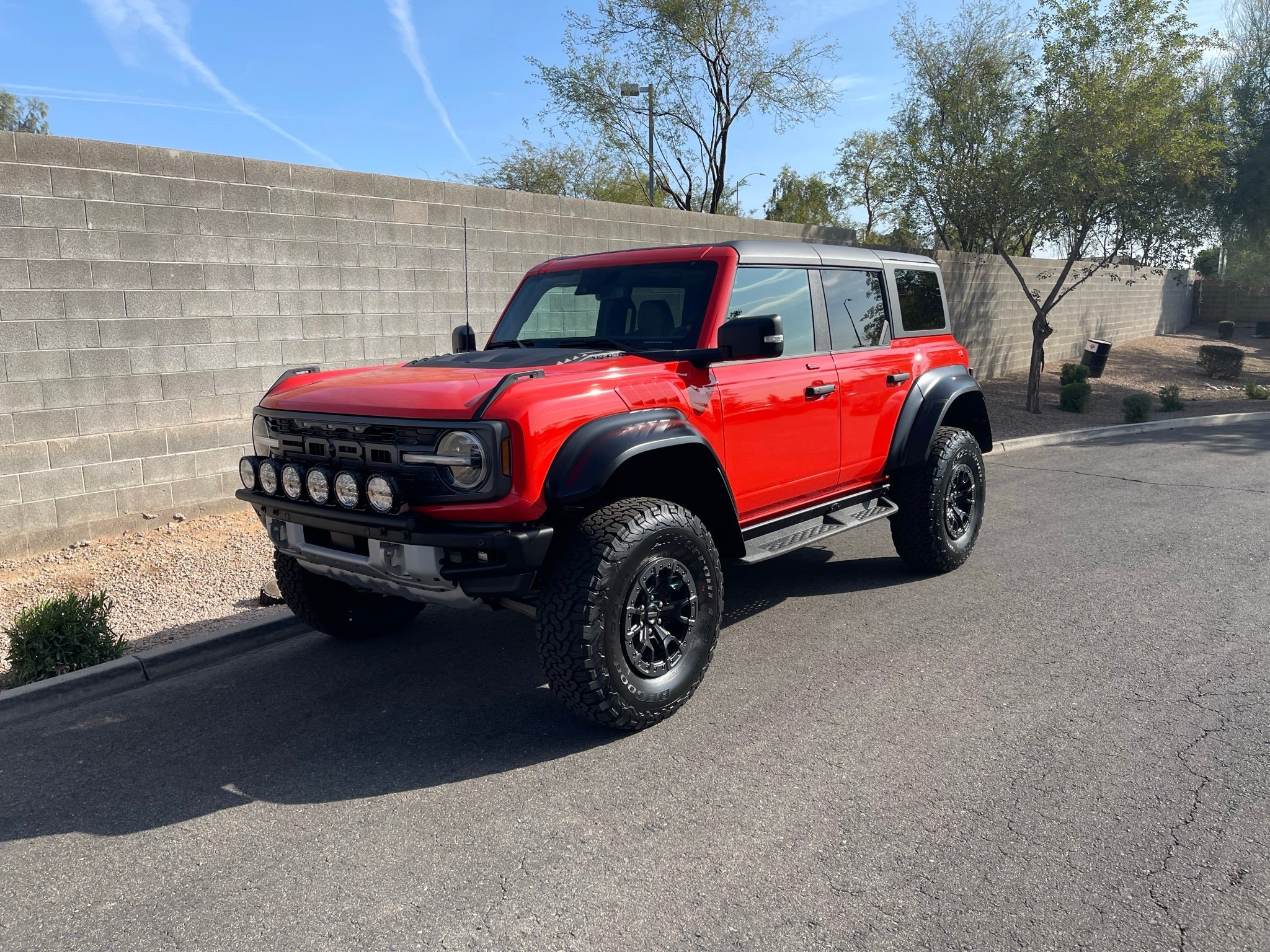 2022-UP Bronco Raptor with front light mount kit showcasing versatility for any light installation. Offroad-ready design.