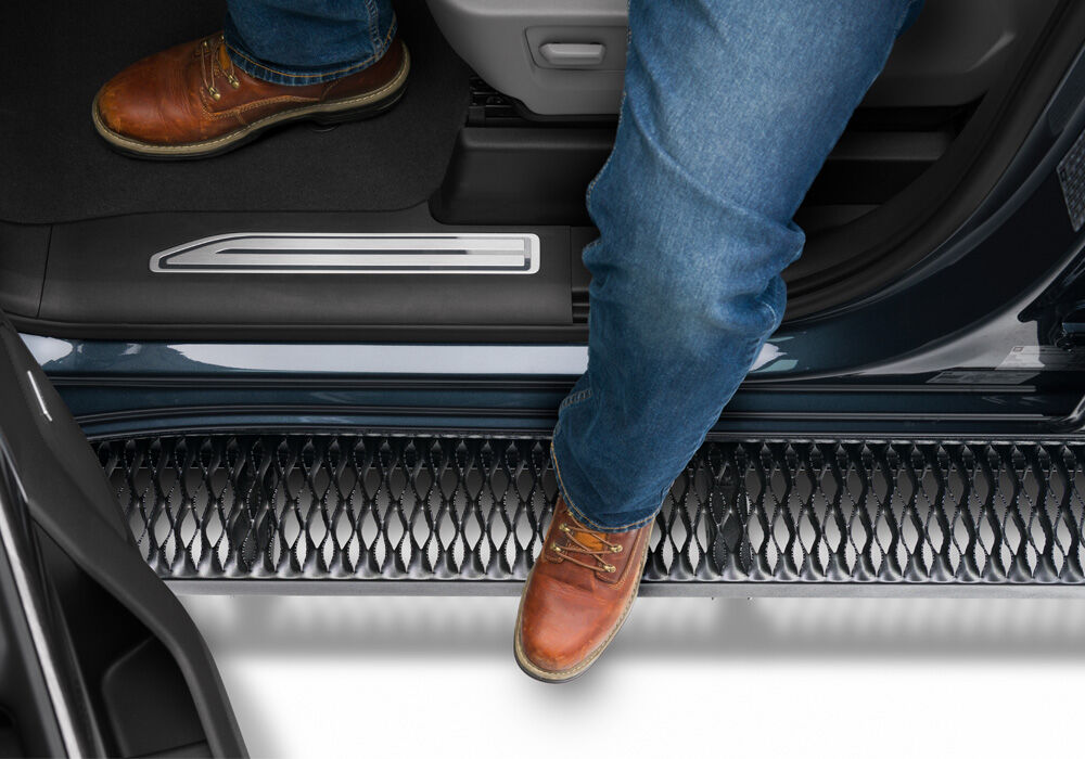Growler Step System Cab Length (1 Step per Side) 7 Inch Board 2019 (New Body Style)-2025 Chevy Silverado/GMC Sierra 1500/2020-2025 2500 HD/3500 HD Double Cab Textured Black NFab