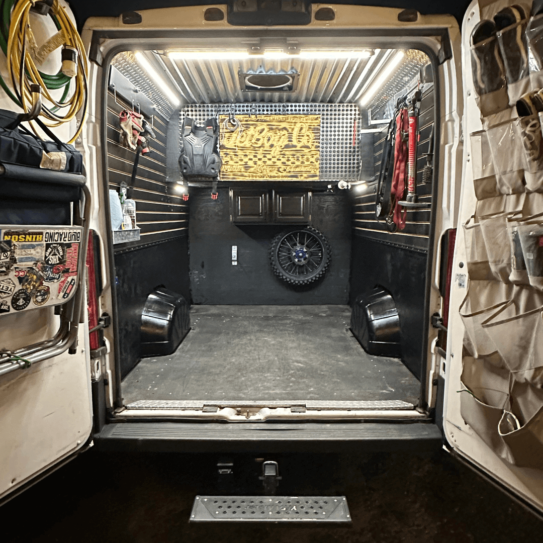 V Series 40" Light