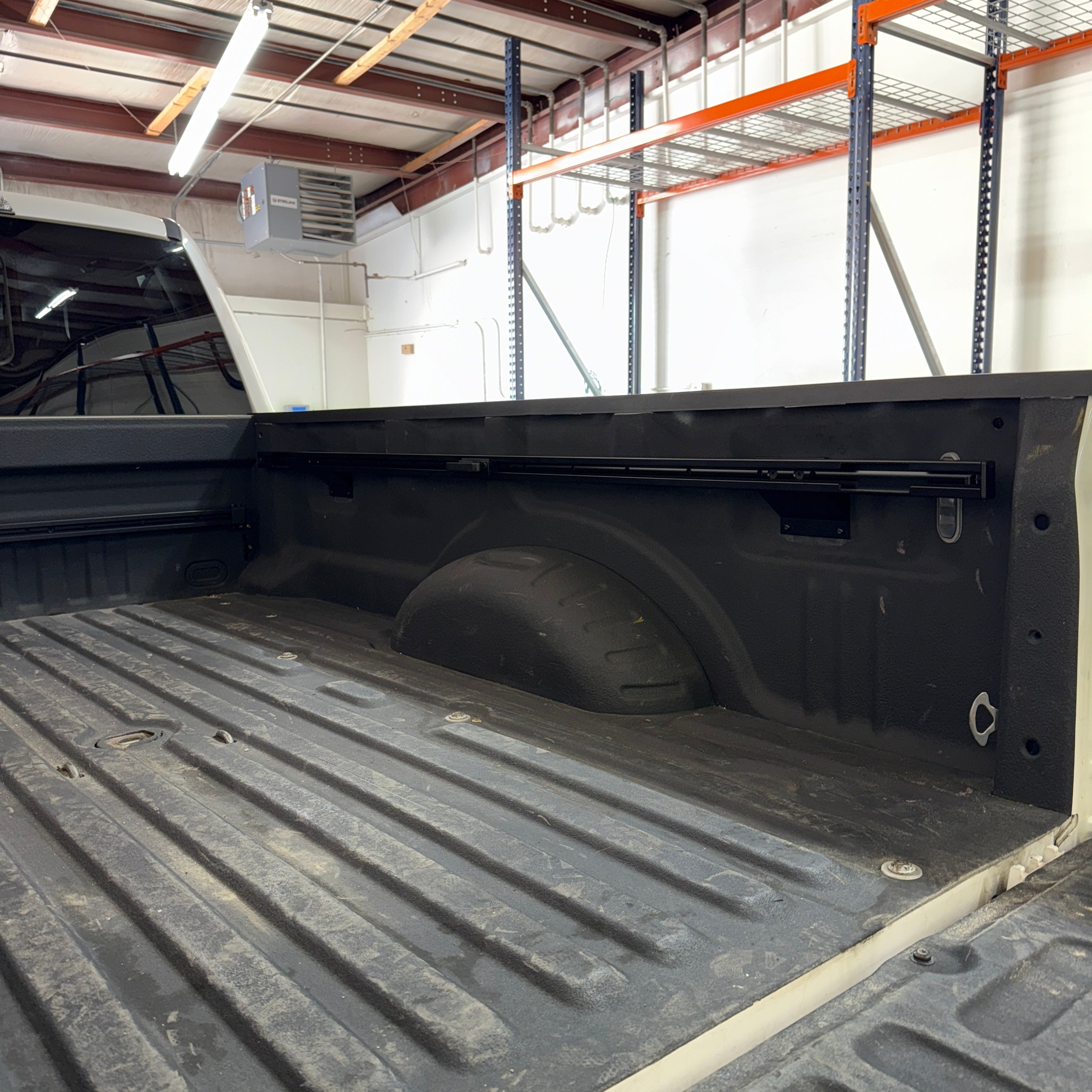 Integral Rails + Tie-down Cleats - Ford Super Duty 2017+