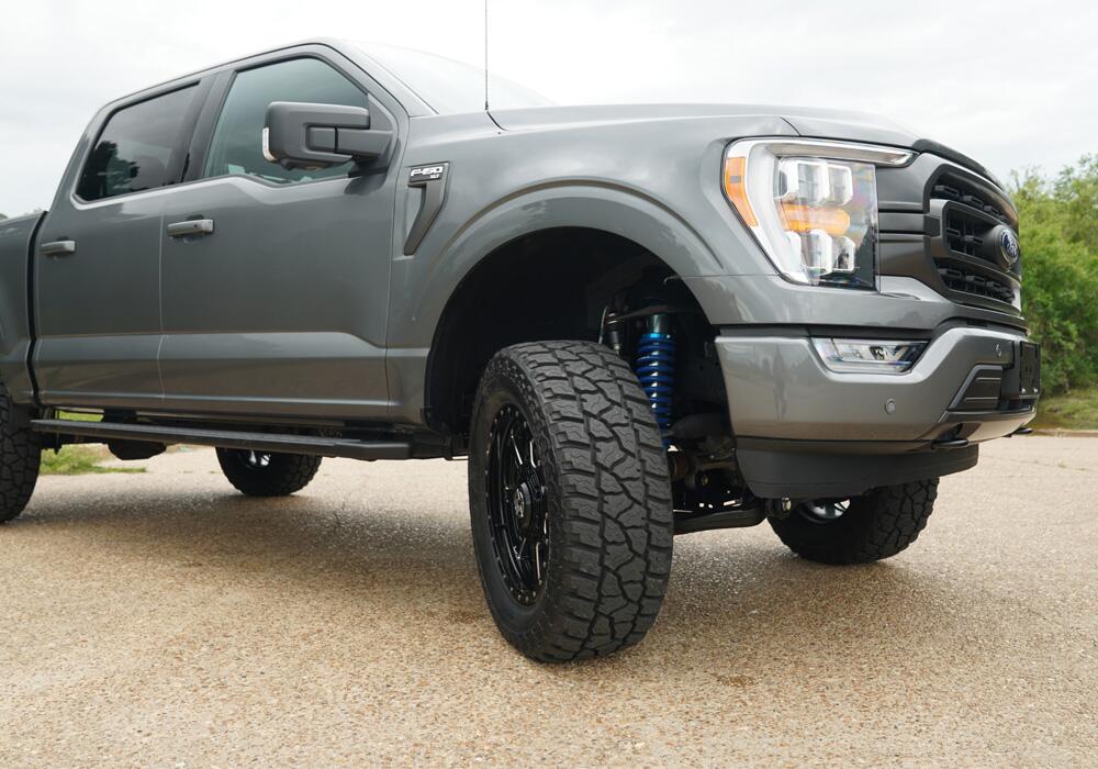 6 Inch King Edition Lift Kit 2021-2024 Ford F-150 non-Raptor 4WD without Tremor Package with King Front Coil Overs and King Reservoir Rear Shocks Superlift