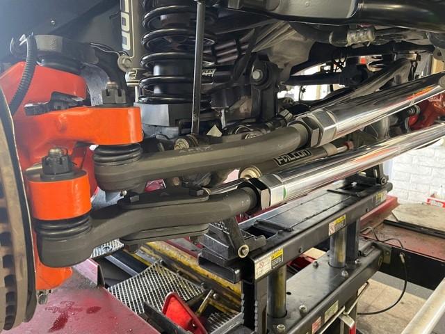 Apex Chassis Heavy Duty 2.5 Ton Tie Rod & Drag Link Assembly in Steel Fits: 19-22 Jeep Gladiator JT 18-22 Jeep Wrangler JL/JLU. Note: This FLIP kit fits a Dana 44 axle with a lift exceeding 4.5 inches. Requires drilling the knuckle.