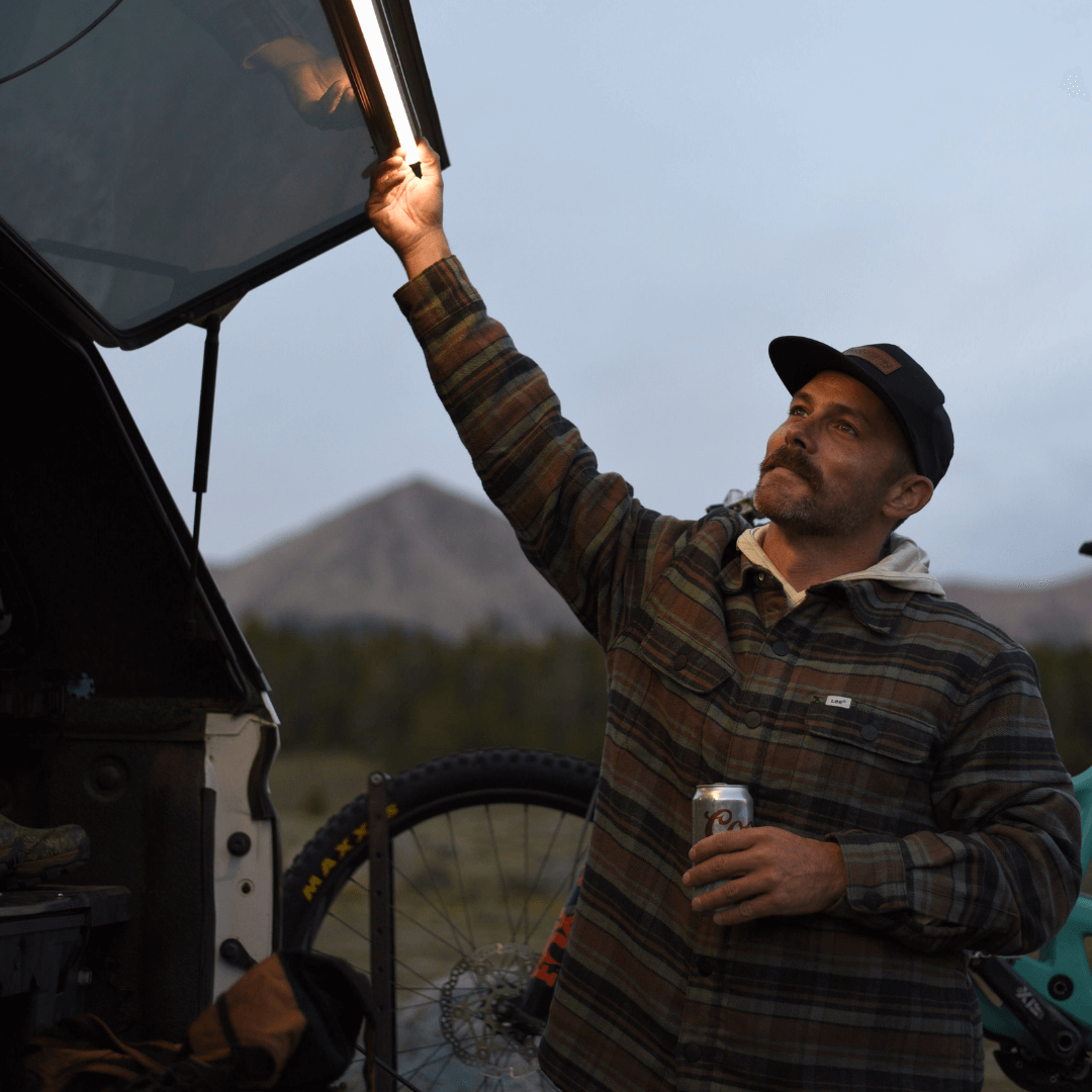 V Series 40" Light