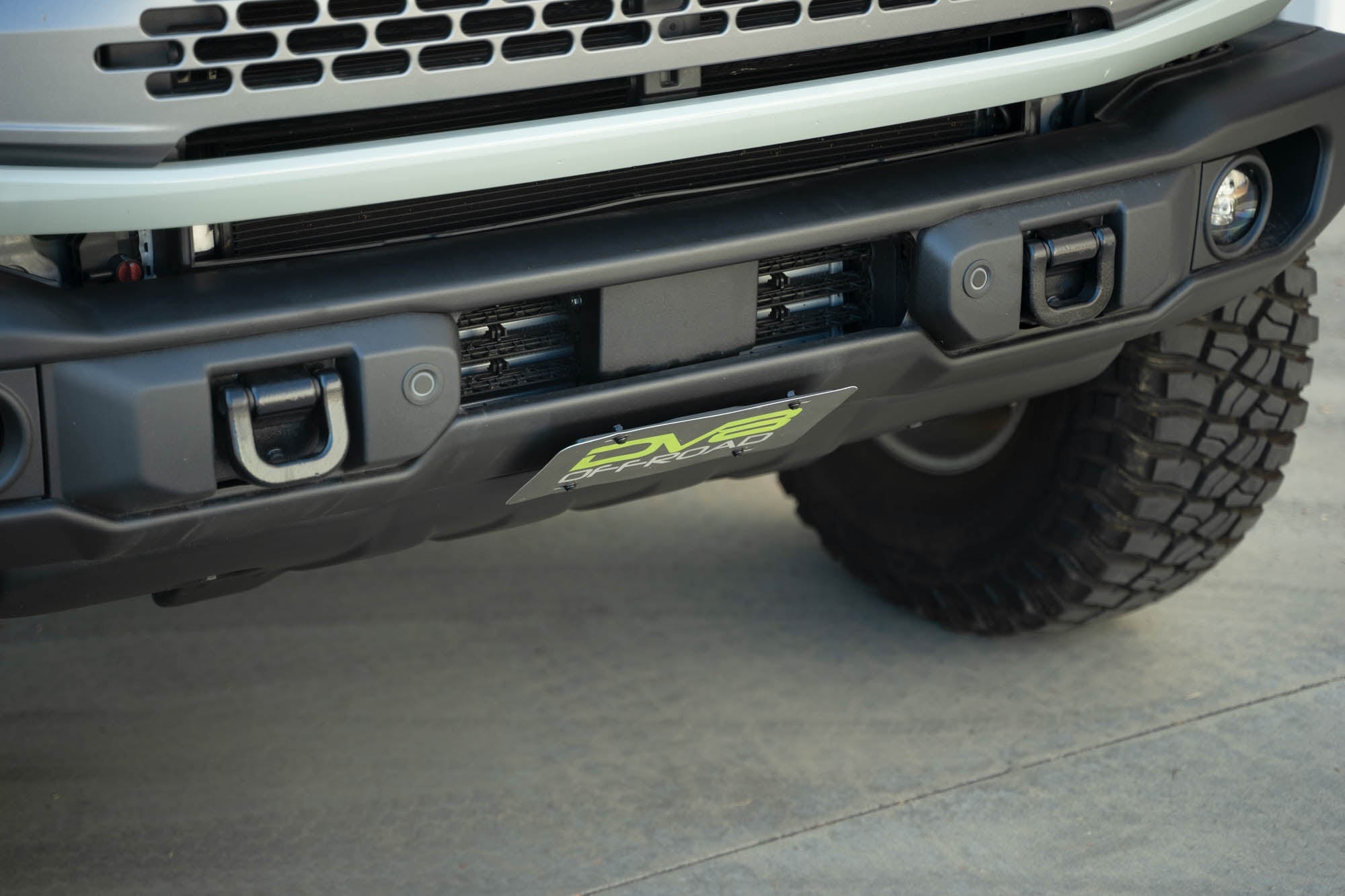 2021 2024 Ford Bronco Capable Bumper Slanted Front License Plate Mount DV8 Offroad
